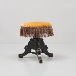 506989 Piano stool